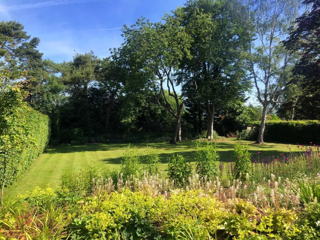 Garden design at Neb Lane, Oxted