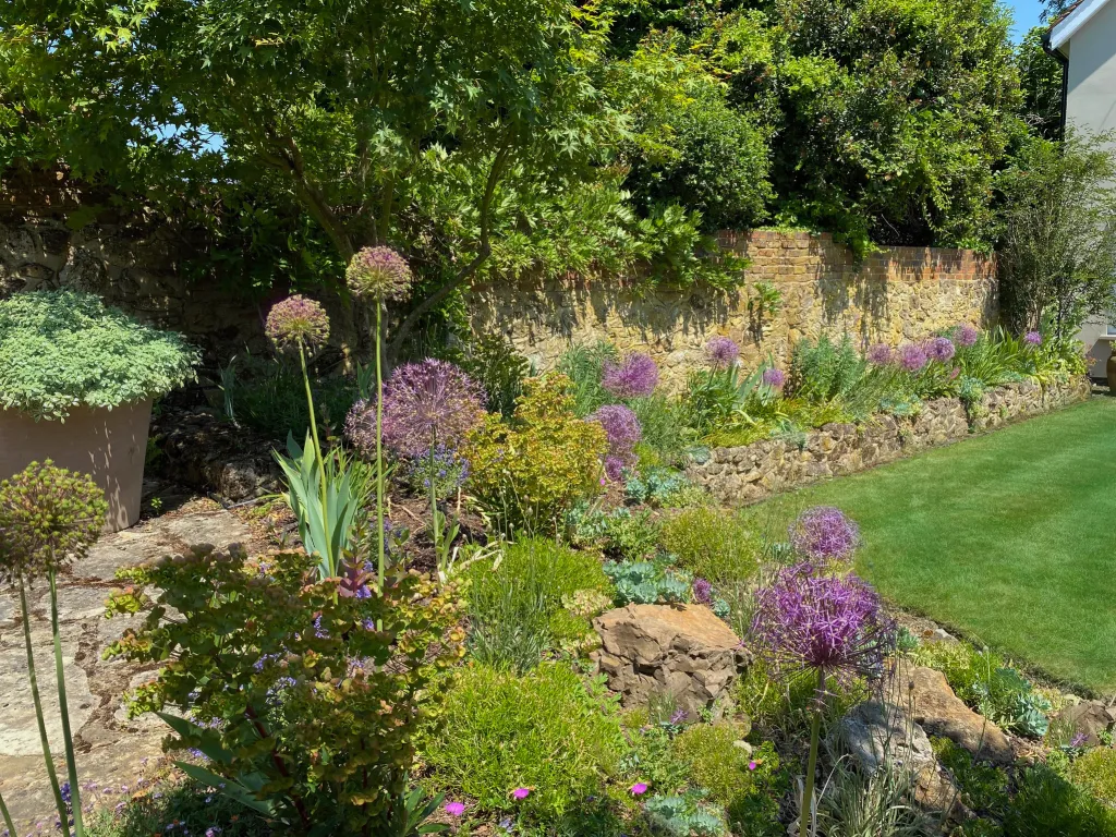 Garden design at Beadles Lane, Old Oxted