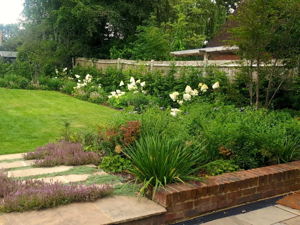 Garden design at Croydon Road I, Reigate