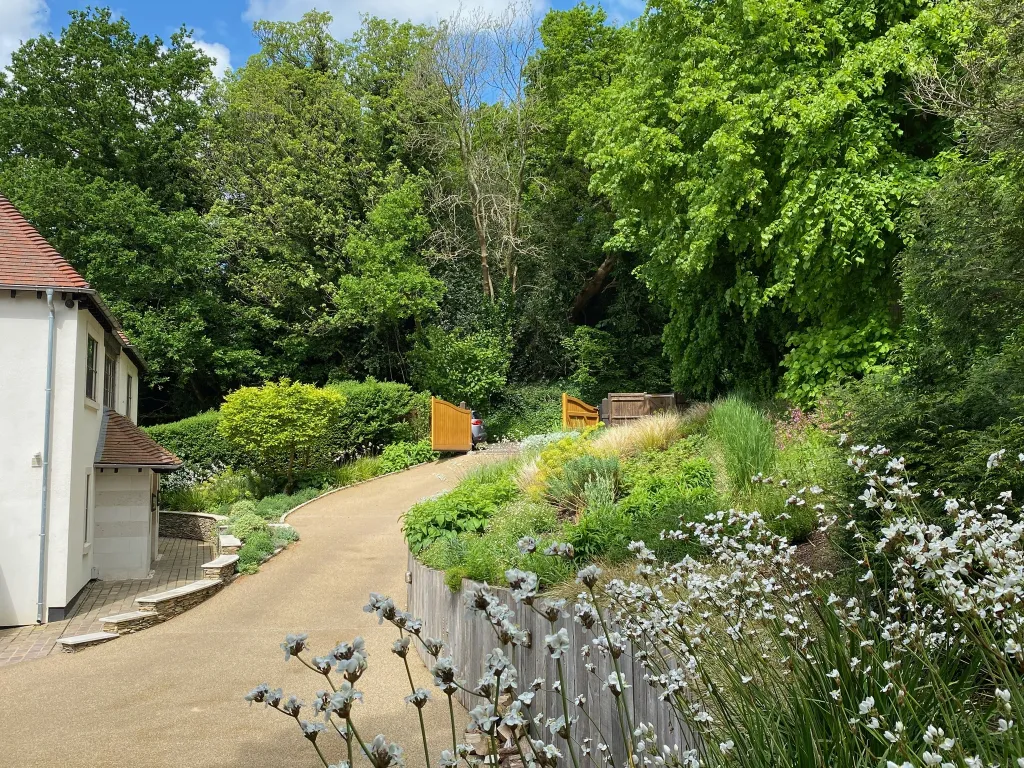 Garden design at Coopers Hill Road, Nutfield