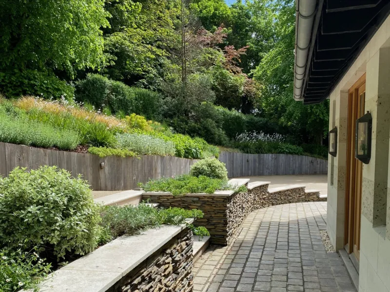 Garden design at Coopers Hill Road, Nutfield
