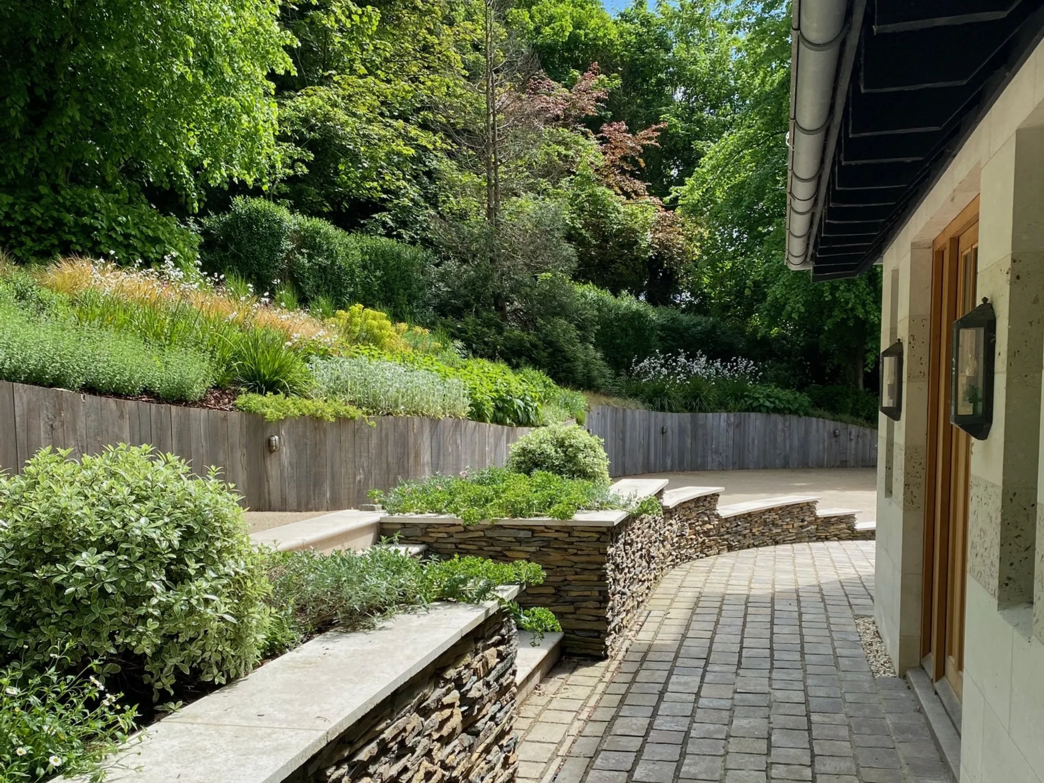 Garden design at Coopers Hill Road, Nutfield