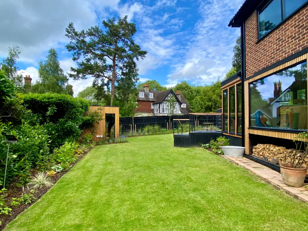 Garden design at Croydon Road II, Reigate