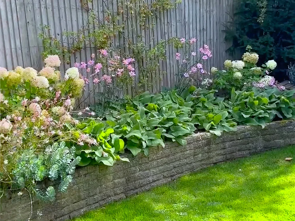 Garden design at Hookwood Park, Limpsfield