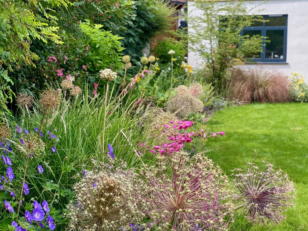 Garden design at Norfolk Avenue II, Sanderstead