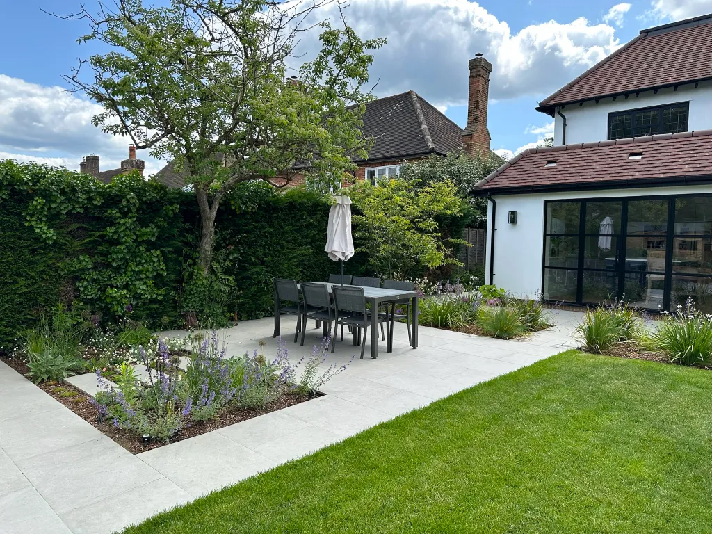 Garden design at Peter Avenue, Oxted